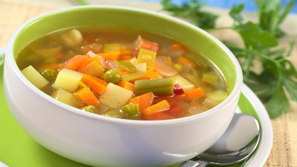 sopa de verduras mexicana