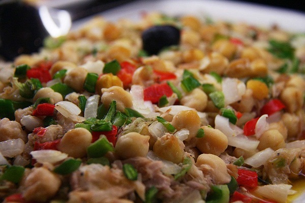 ensalada de espinacas y garbanzos, receta mexicana, comida méxico