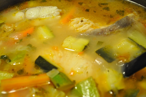 caldo de pescado mexicano