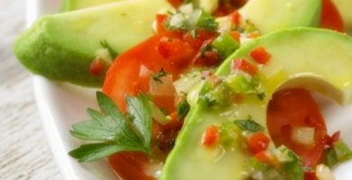 ensalada-de-aguacate-con-yogurt